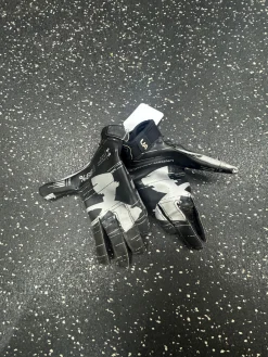 Used Under Armour F8 FB Gloves Black SM