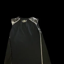 Used Under Armour Sleeveless Shirt Y XL