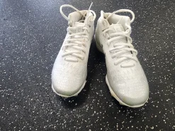 Used Under Armour SPOTLIGHT LAX Cleats Boys White Junior 05