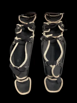 Used Under Armour UALG2-SRVS Catchers Leg Guards Black Junior