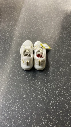 Used Under Armour VB Shoes Adult White Senior 8