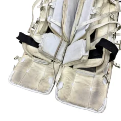 Used Vaughn VELOCITY 7600 V4 Goalie Leg Pads Senior White 34