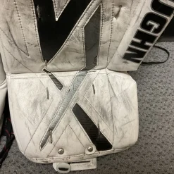Used Vaughn VISION 9400 Goalie Leg Pads Senior White And Black 34