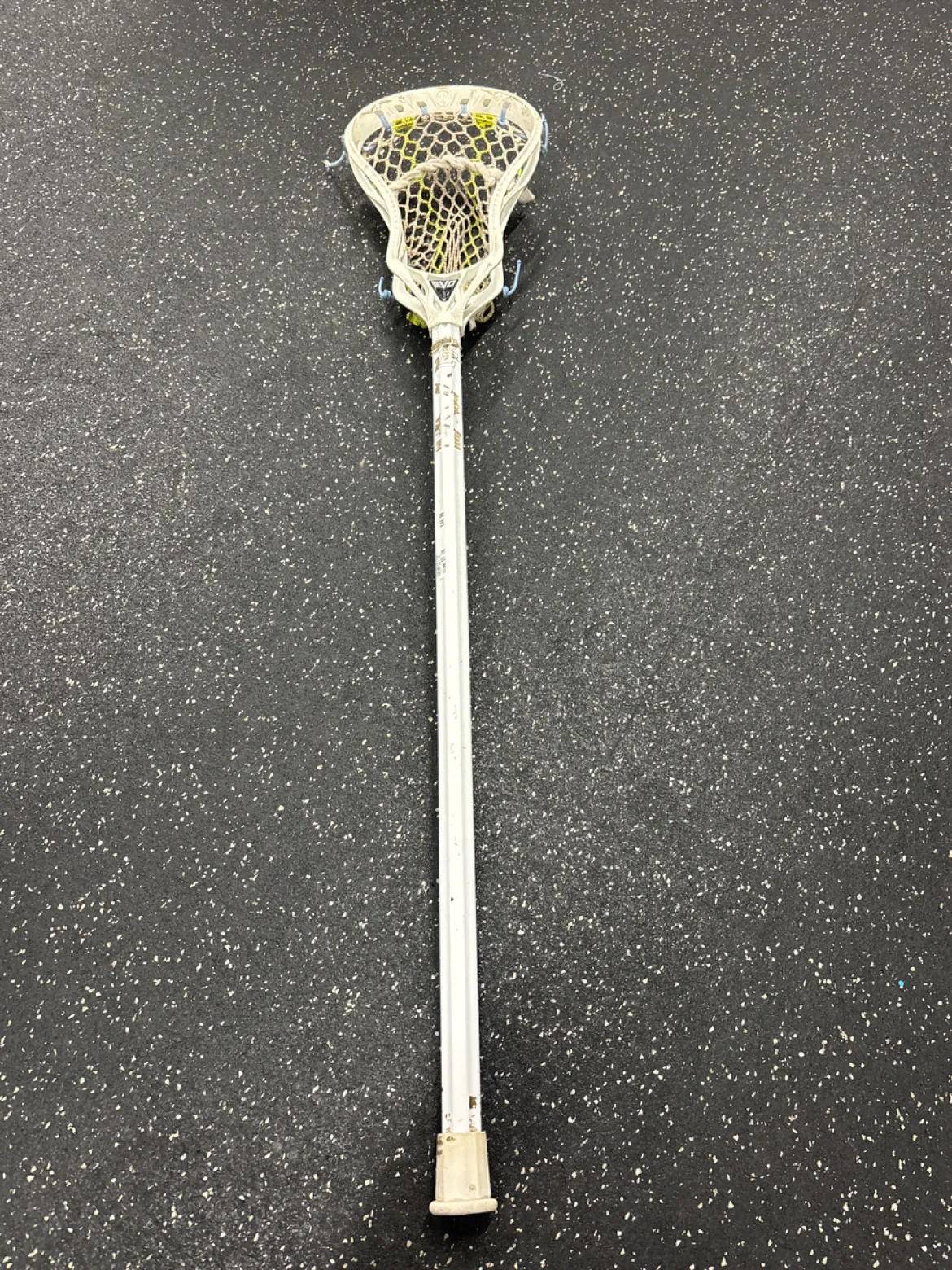 Used Warrior EVO 5 W/ ECD CARBON 2.0 JR STICK Jr Atk/Mid Complete Stick White 37"
