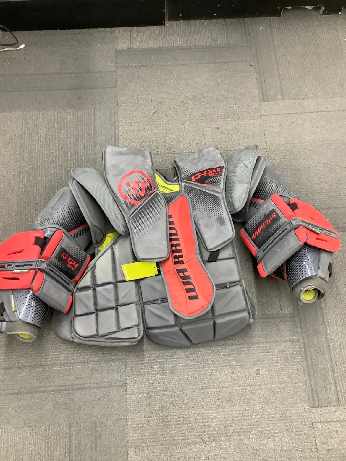 Used Warrior R/GH4 Senior Body Armor LG