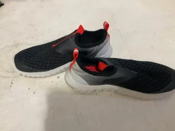 Used Water Shoes Y Red Youth 12.0