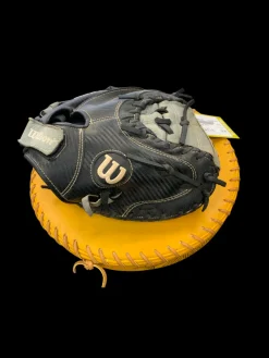 Used Wilson A360 BB/SB Catchers RH Throw Black 31 1/2"