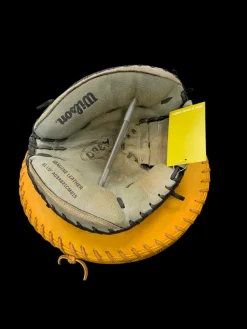Used Wilson A360 BB/SB Catchers RH Throw Black 31 1/2