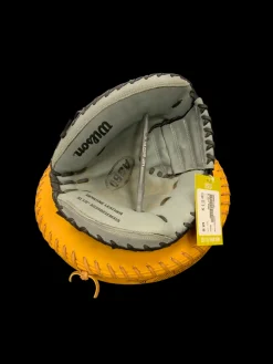 Used Wilson A360 BB/SB Catchers RH Throw Black 31 1/2