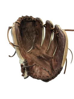 Used Wilson A950 BB/SB Glove RH Throw Brown 12 1/2"