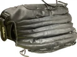 Used Wilson A300 BB/SB Glove RH Throw Black 14