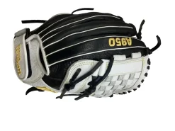 Used Wilson A950 RH Throw Fastpitch Gloves White 12